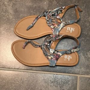 Women’s sandals